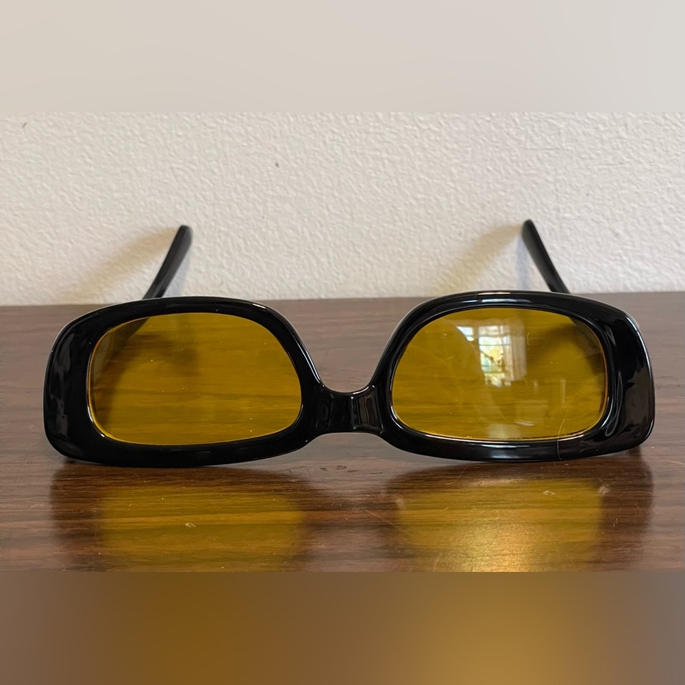 Retro style sunglasses